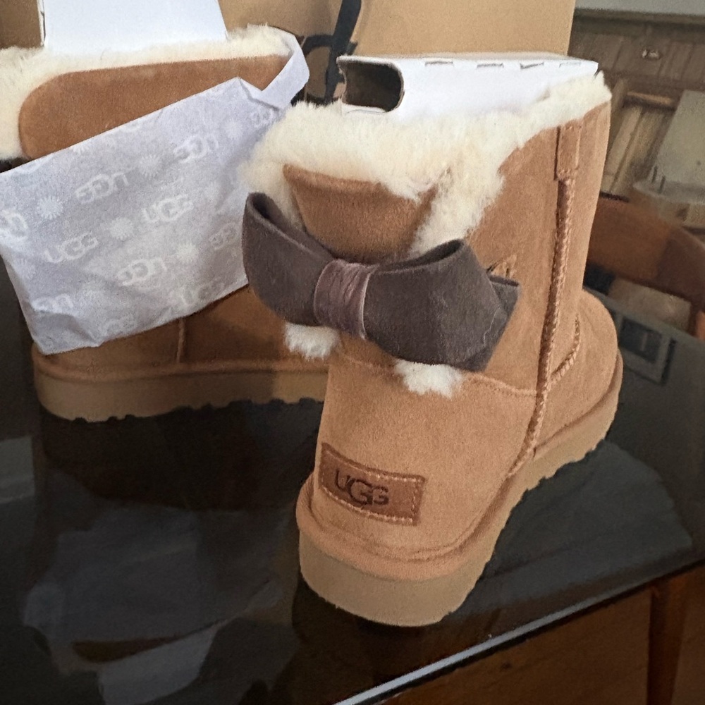 UGG Women’s ' Brown Boots with Bow Accent